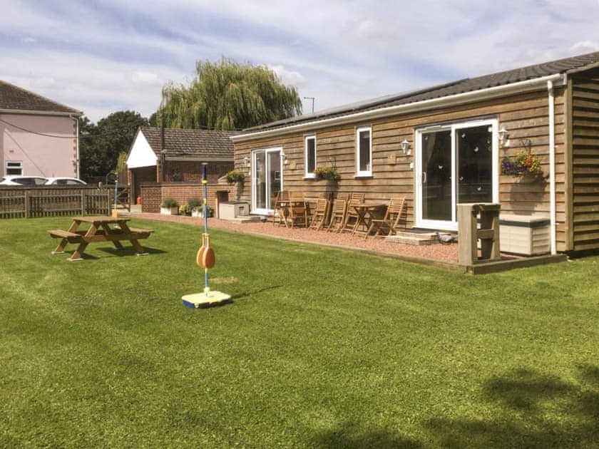 Appealing holiday homes | Woodpeckers Nest, Squirrel’s Drey - The Paddocks, Worstead, near North Walsham
