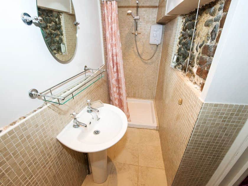 Shower room | The Bittern - Blakeney Quayside Cottages, Blakeney, near Holt