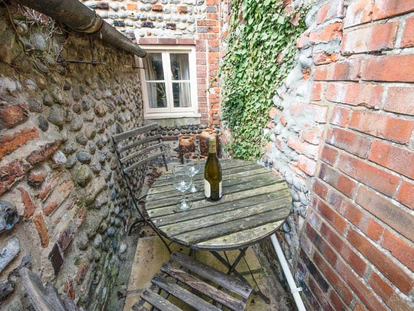Decking | Cobble Cottage - Blakeney Quayside Cottages, Blakeney, near Holt