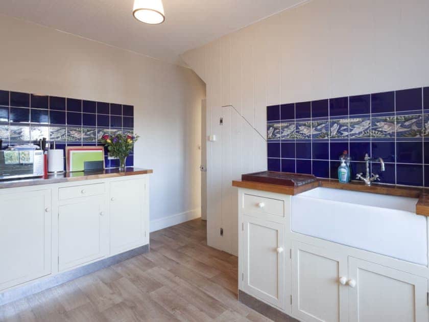 Lovely spacious kitchen | Torrings, Salcombe