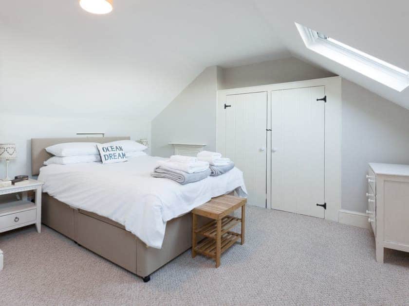 Welcoming and inviting double bedroom | Torrings, Salcombe
