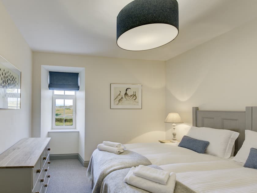Relaxing twin bedroom with zip and link beds with en-suite shower cubicle  | Blairinnie - Barwhillanty Estate, Parton, near Castle Douglas