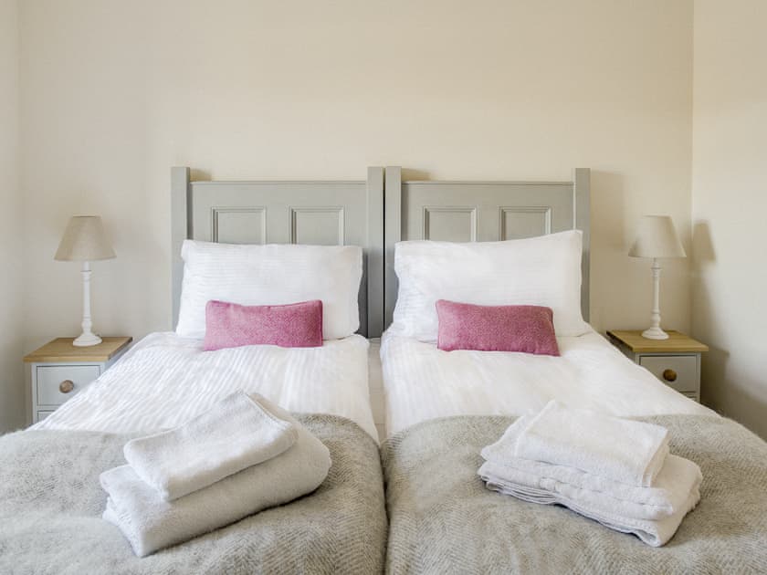 Peaceful twin bedroom with zip and link beds | Blairinnie - Barwhillanty Estate, Parton, near Castle Douglas
