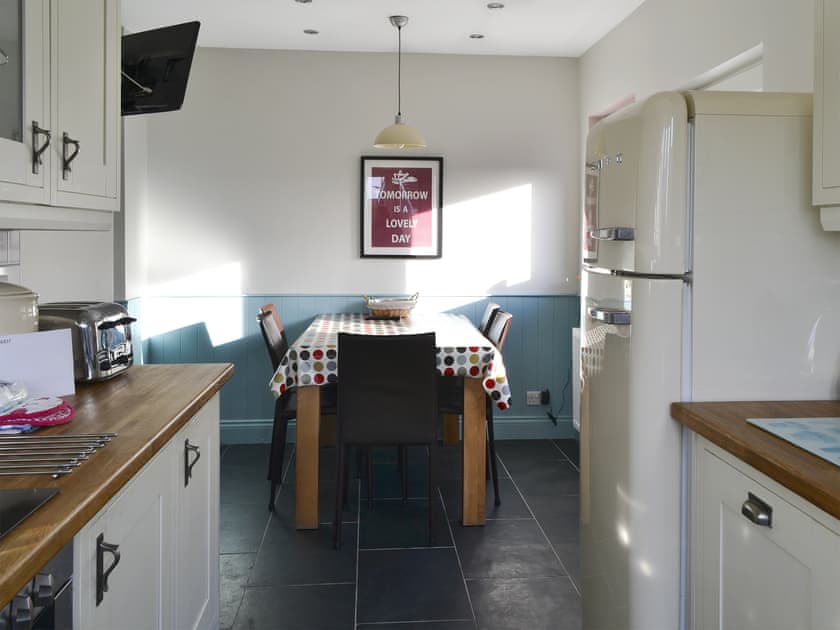 Kitchen and dining area | Gullsway, Beadnell