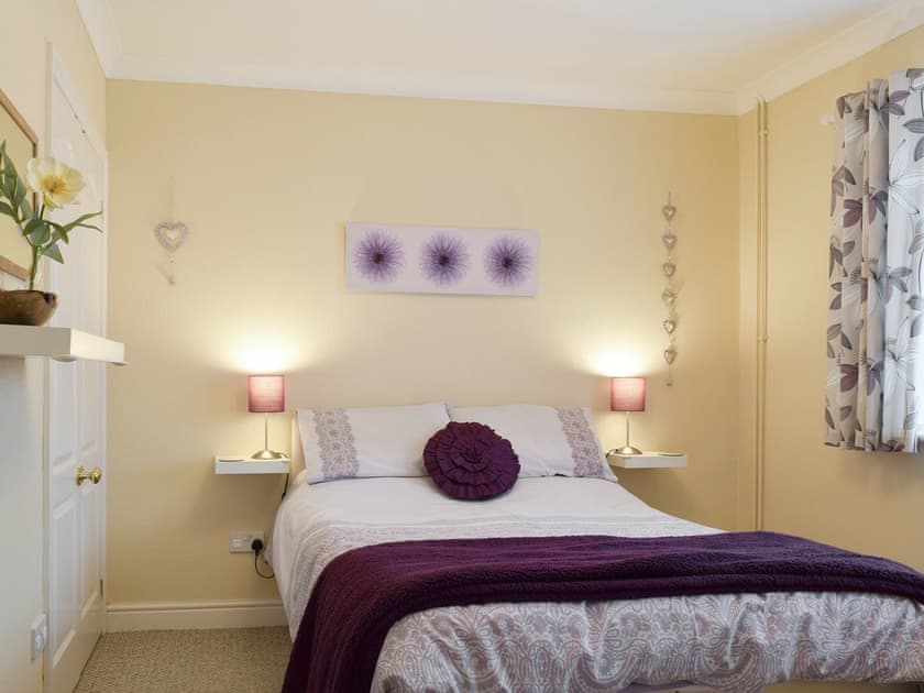 Relaxing double bedroom | Lena’s Lodge, Camer’s Green, Berrow, near Malvern