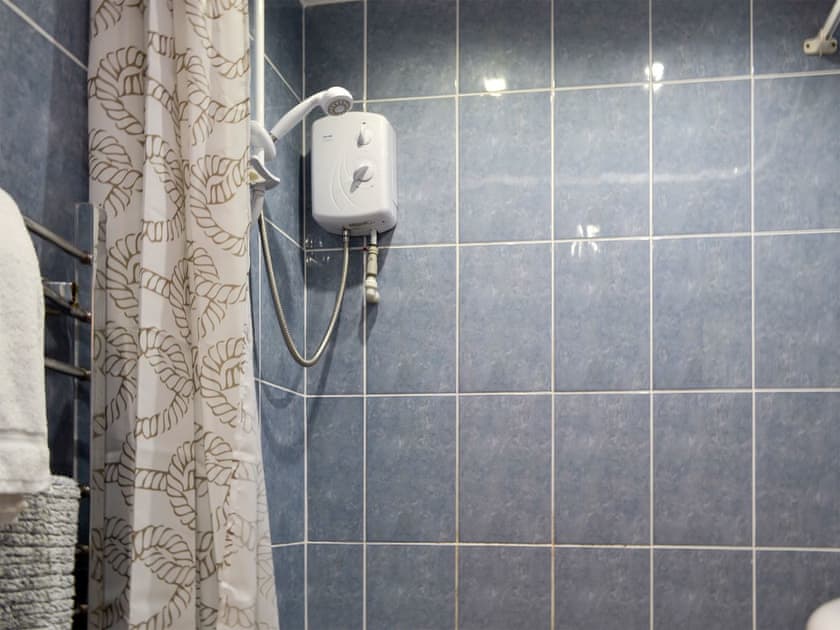 En-suite wet room | Springfield Court - Lakeside - Springfield Court Apartments, Peterston-Super-Ely, Cardiff