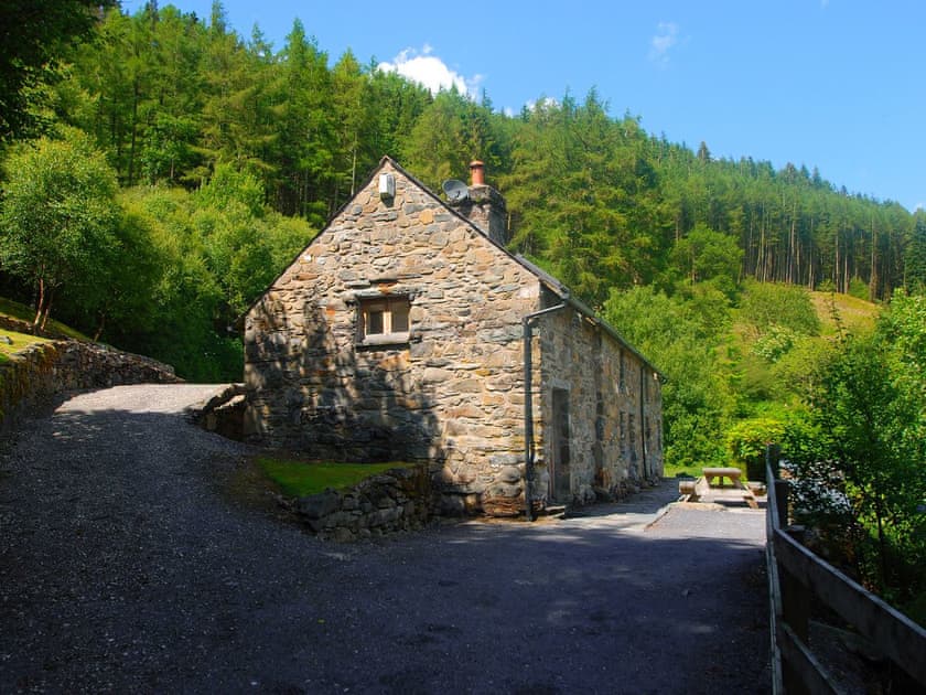 Private and secluded holiday home | Ty Newydd, Llyn Geirionydd, near Llanrwst