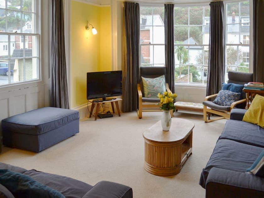 Spacious living room | Hawkins, Dartmouth
