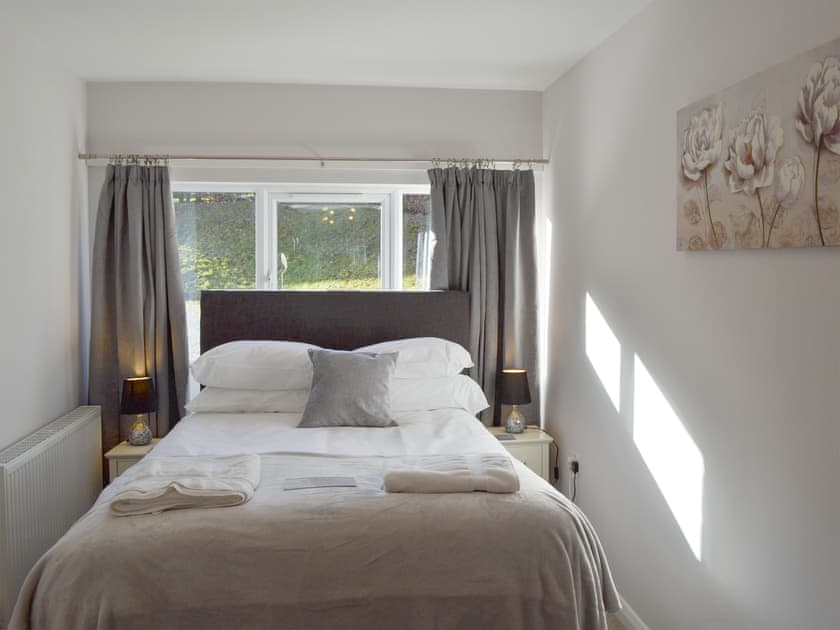 Peaceful double bedroom | Wyedale, Bakewell