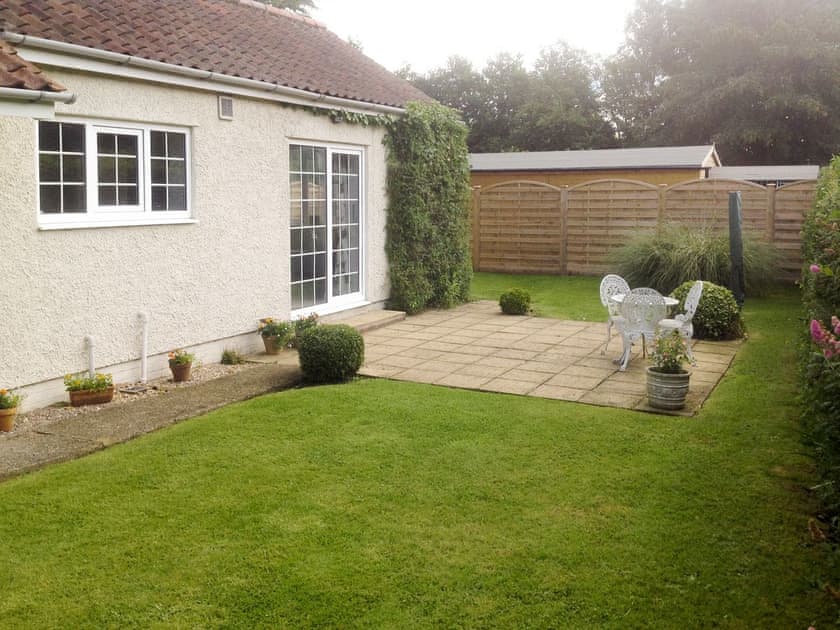 Appealing holiday home | Clinton Cottage, Yaxham, near Norwich