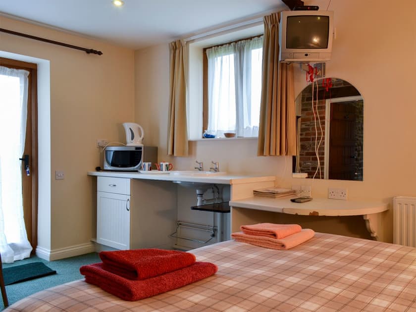 Ground floor bedroom | Stoke Court Farm Barn, Stoke St Milborough, near Ludlow