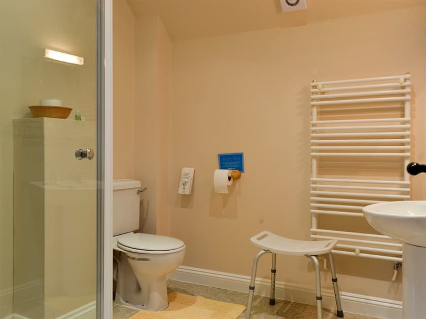 En-suite | Stoke Court Farm Barn, Stoke St Milborough, near Ludlow