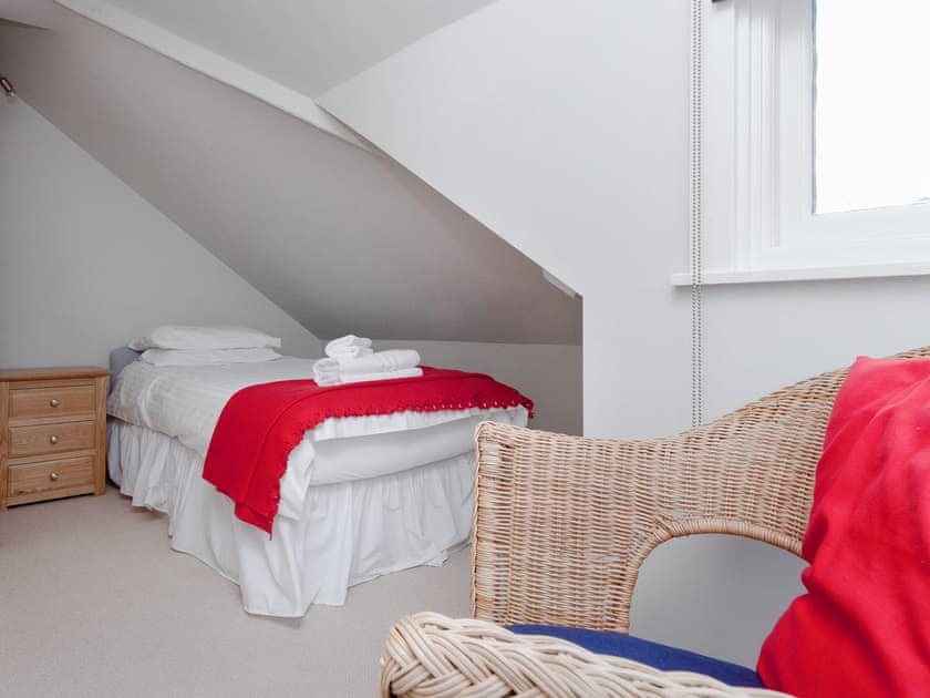 Cosy single bedroom | Bayards View, Apartment 3, Dartmouth