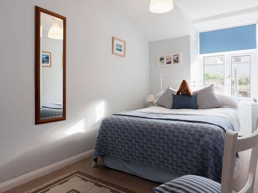 Cosy and comfortable double bedroom | Lower Street 10, Apartment 3, Dartmouth