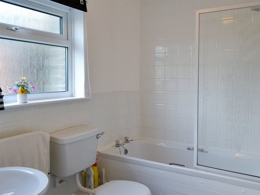 Bathroom | Barn Cottage - Quinceborough Farm, Widemouth Bay, near Bude