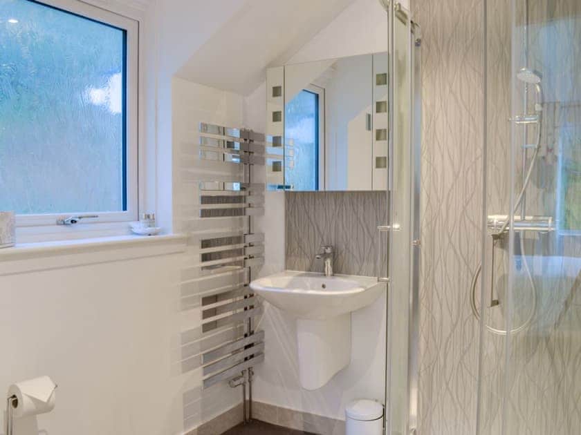 Well presented en-suite shower room | Balnacraig, Craigton, near Inverness