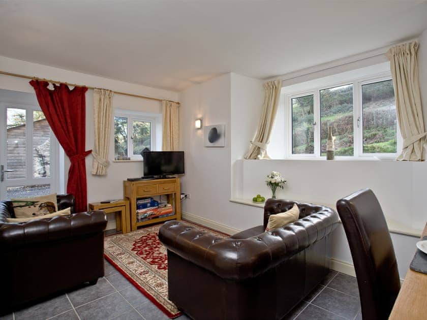 Living area | Quail Cottage - Courtlands Manor Estate, Kingsbridge