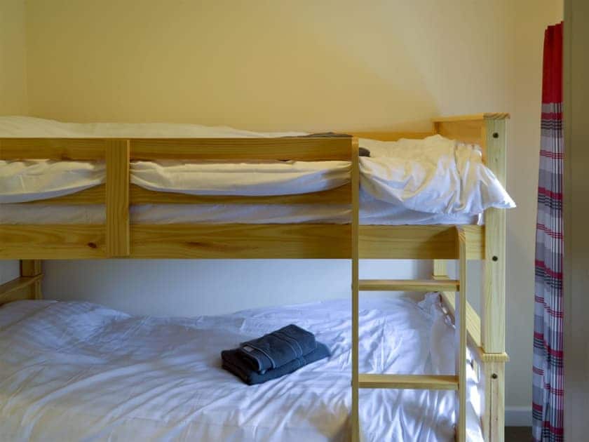 Bunk bedroom | Hay Rick - Hayes Farm Mews, Luton, near Newton Abbot
