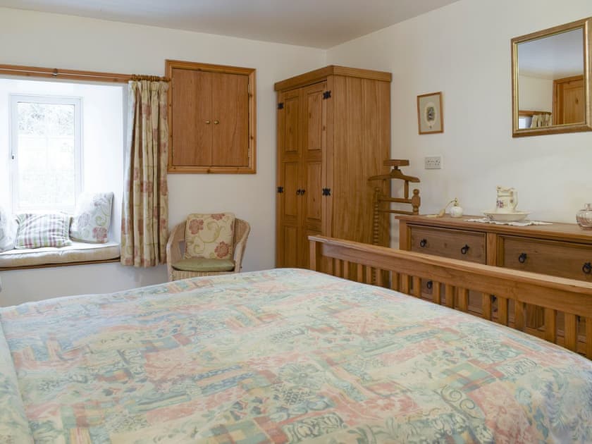 Peaceful double bedroom | Osprey Cottage - Hatton Cottages, Dunkeld, near Pitlochry