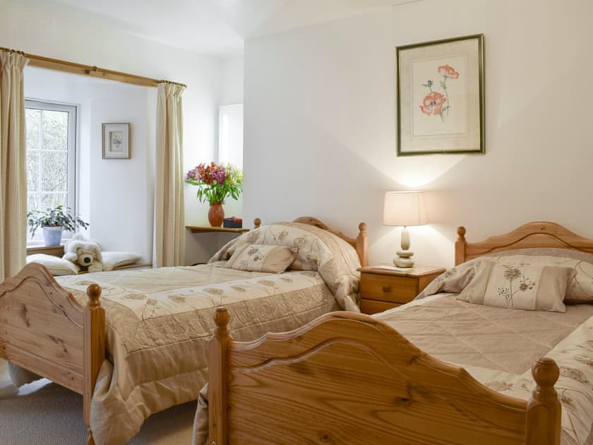 Comfortable twin bedroom | Osprey Cottage - Hatton Cottages, Dunkeld, near Pitlochry