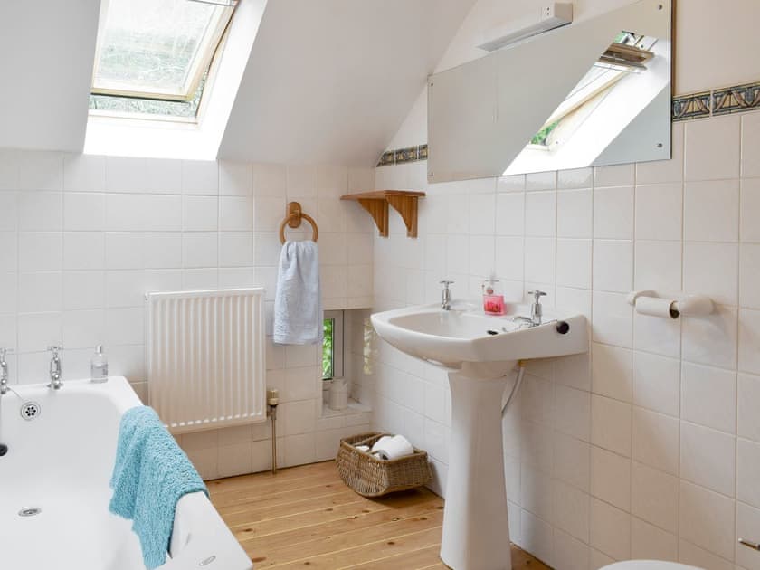 Bathroom with shower over bath | Osprey Cottage - Hatton Cottages, Dunkeld, near Pitlochry