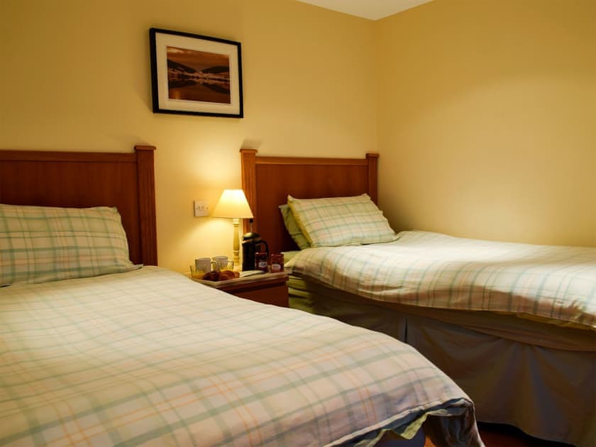 Twin bedroom | The Bothy - The Inn Cottages, Muckhart, near Gleneagles
