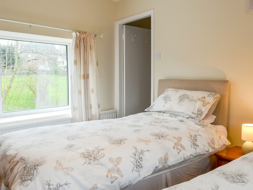 Comfy twin bedroom | The White Cottage, Furness Vale, near Whaley Bridge