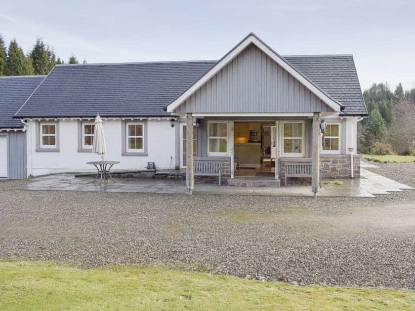 Charming detached holiday home | Heather Croft - Hatton Cottages, Dunkeld, near Pitlochry