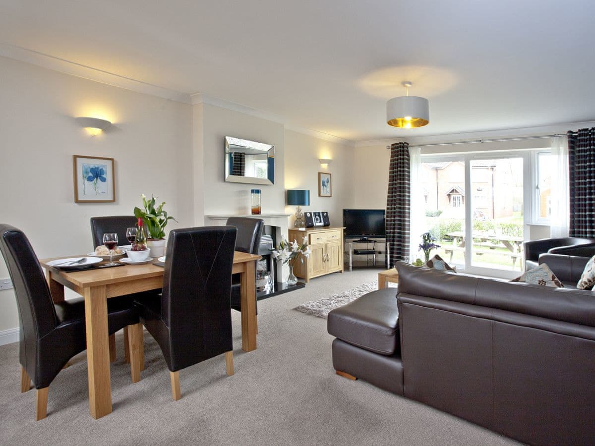 Meadow Sweet Lodge - Holiday lodge in South West England - Image 5