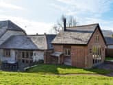 Compton Farm Cottages The Bull Pen Ref 17320 In Compton Near
