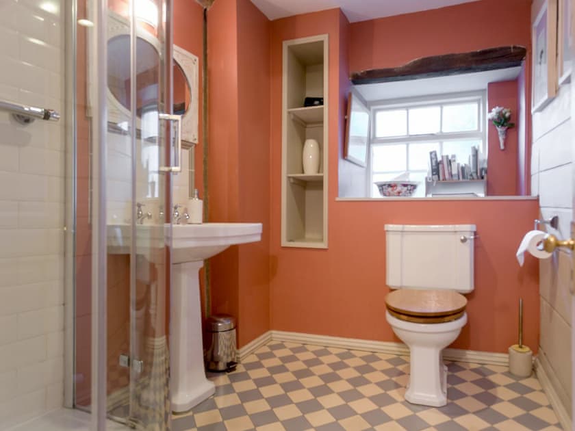Shower room | Fossilers Lodge, Lyme Regis