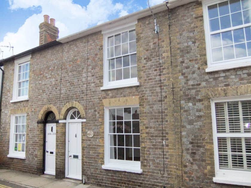 Charming holiday home | Admirals Cottage, Yarmouth