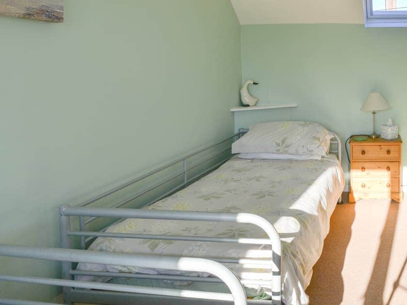 Comfy twin bedroom | Aidan Cottage, Craster, near Alnwick