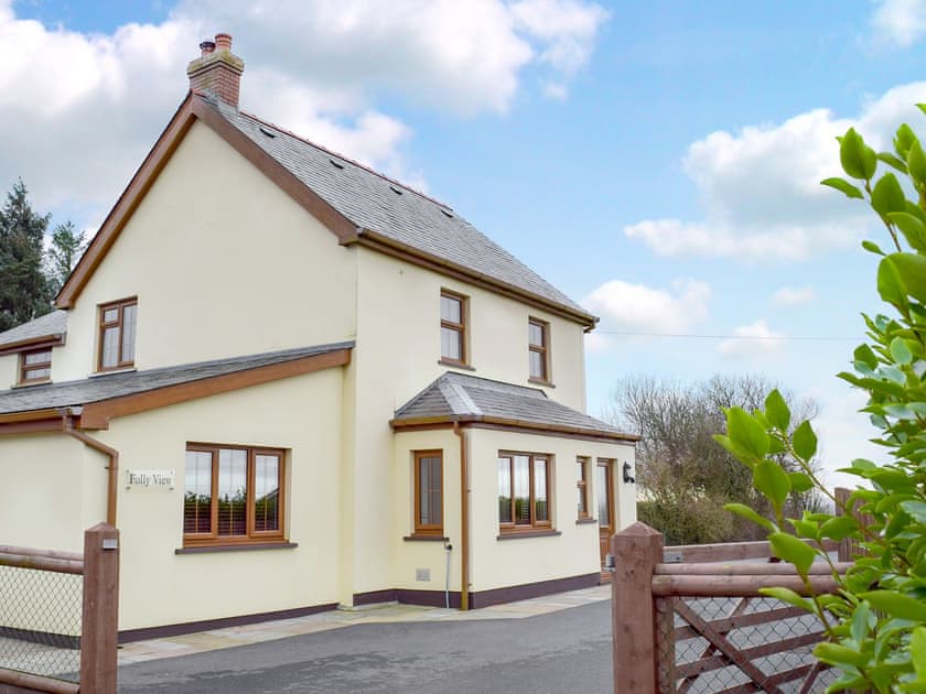Delightful detached holiday home | Folly View, Begelly, near Narberth