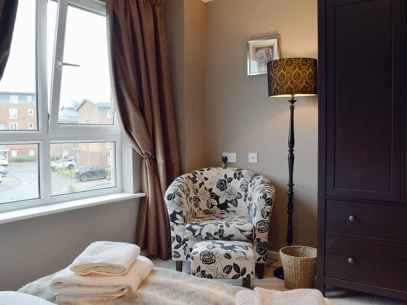 Comfy double bedroom | Gower Sunset Views, Llanelli