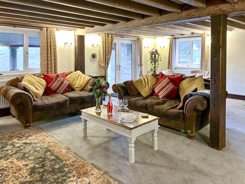 Light and airy living room | Broadmeadows Farm, Butterton