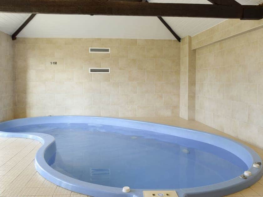 Indoor heated swimming pool | Swallow Barn, Warkworth, Banbury