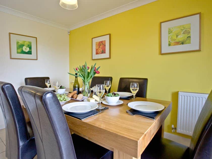 Dining Area | Egret Cottage - Lakeview Holiday Cottages, Bridgwater