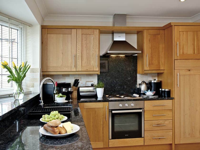 Kitchen | Heron Cottage - Lakeview Holiday Cottages, Bridgwater