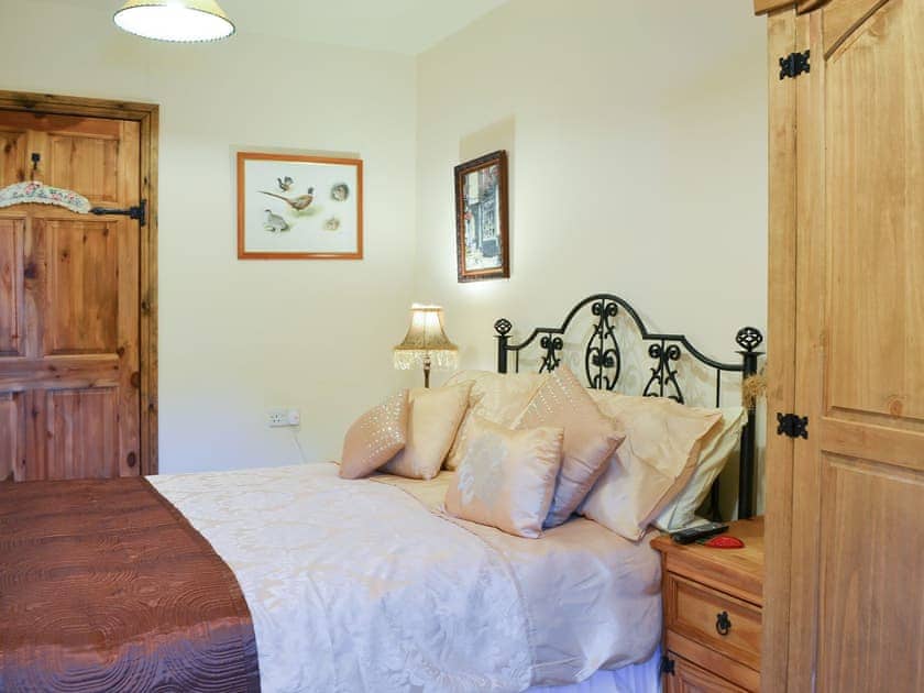 Comfortable and romantic double bedroom | Acorn Barn, Laytham, near York