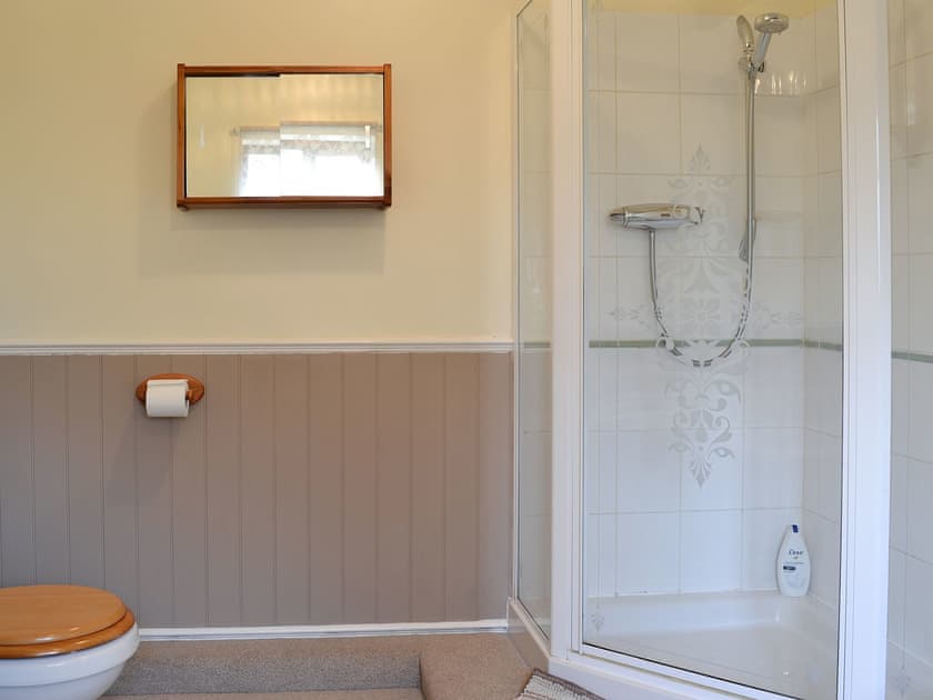 Spacious bathroom with shower cubicle | Acorn Barn, Laytham, near York