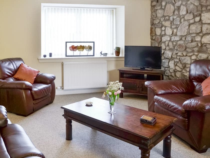Welcoming living room | The Granary - Rousland Cottages, Linlithgow