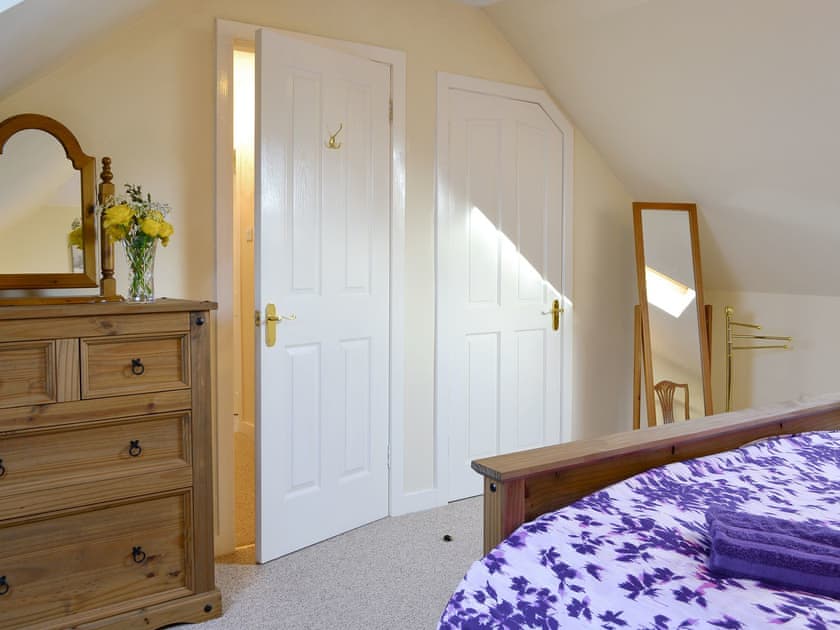 Peaceful second double bedroom | The Granary - Rousland Cottages, Linlithgow