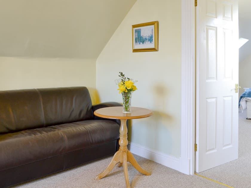 Additional seating area on the landing | Cedar Lodge - Rousland Cottages, Linlithgow