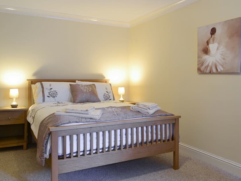 Comfortable double bedroom | Cedar Lodge - Rousland Cottages, Linlithgow