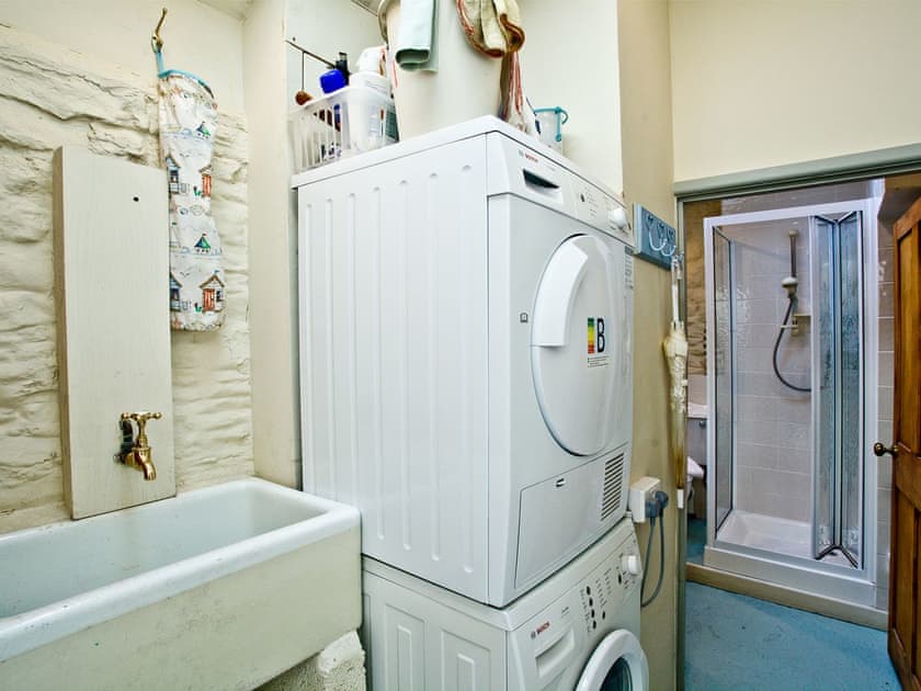 Utility room | Lyndale Cottage, Kingsand