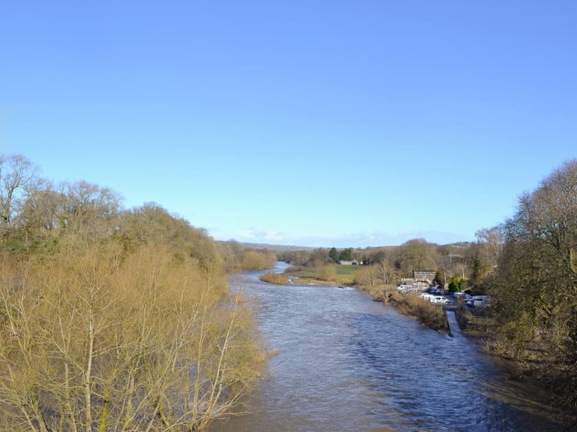Surrounding area- River Wye with lots of walks