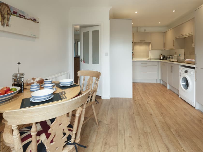 Well-equipped kitchen with dining area | Covert Cottage, Diss