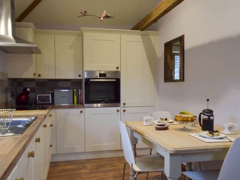 Farmhouse style kitchen area | Chick Hatch Barn, Carlton, near Saxmundham