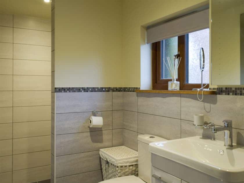 Shower room | Chick Hatch Barn, Carlton, near Saxmundham
